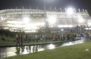 Brasileiros, japoneses e costa-marfinenses fizeram a festa antes de entrar na Arena Pernambuco