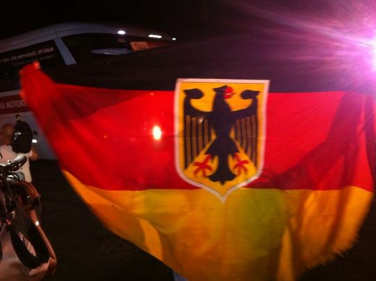 Alemanha  recebida por torcedores em Salvador aps preparao em Santa Cruz de Cabrlia