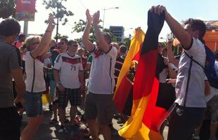 Torcedores Alemes animaram Fan Fest no Recife durante jogo contra os portugueses