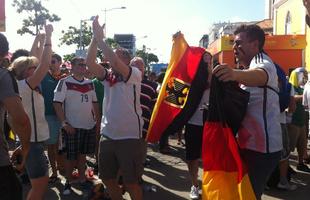 Torcedores Alemes animaram Fan Fest no Recife durante jogo contra os portugueses