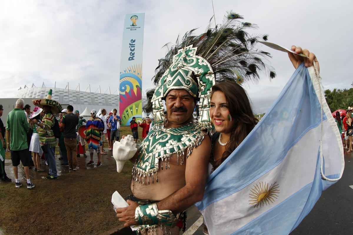 Mexicanos eram maioria no entorno da Arena Pernambuco antes da partida entre Mxico e Crocia