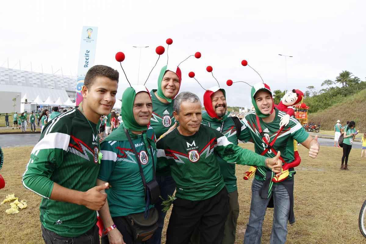 Mexicanos eram maioria no entorno da Arena Pernambuco antes da partida entre Mxico e Crocia