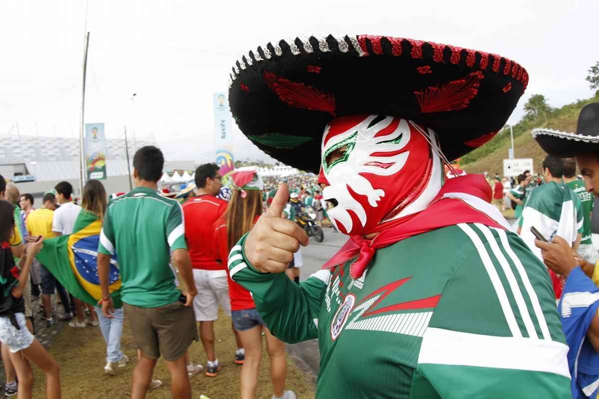 Mexicanos eram maioria no entorno da Arena Pernambuco antes da partida entre Mxico e Crocia