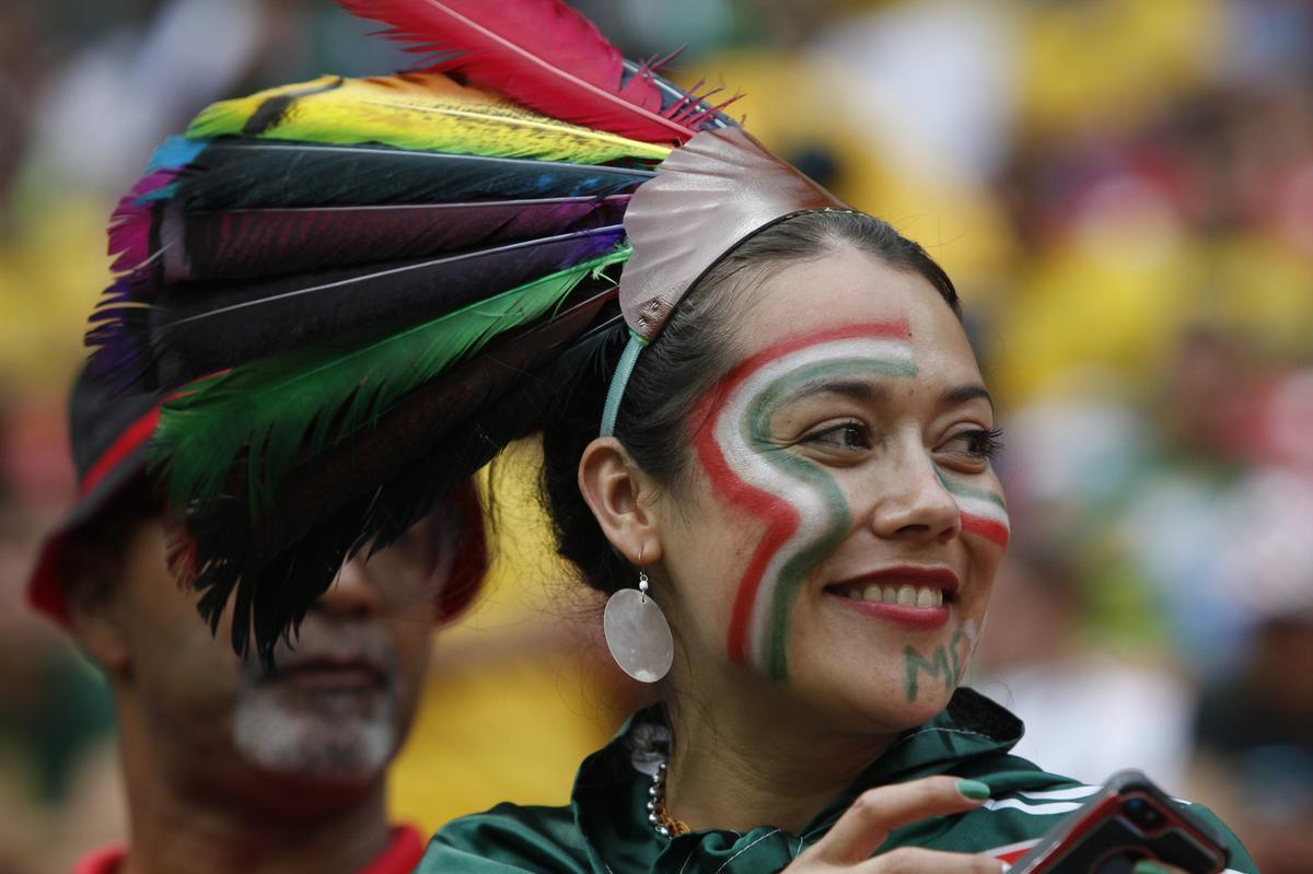 Mexicanos deram um colorido especial s arquibancadas da Arena Pernambuco