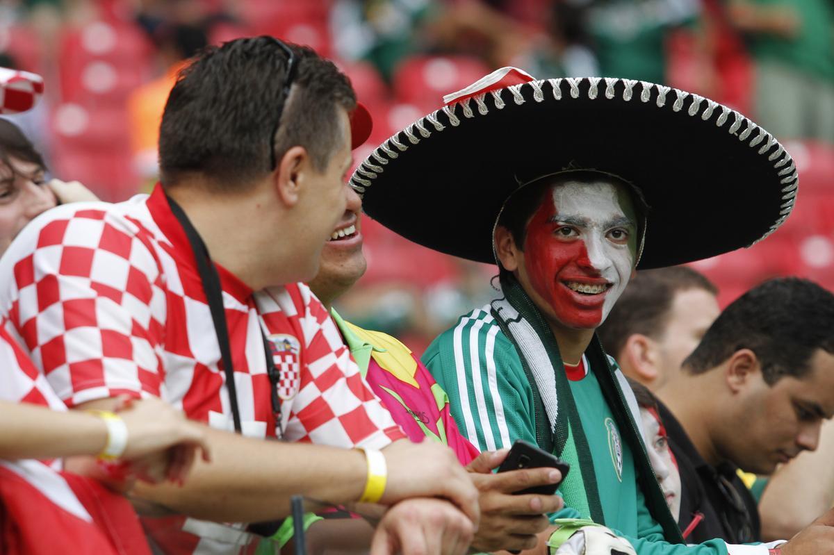 Mexicanos deram um colorido especial s arquibancadas da Arena Pernambuco