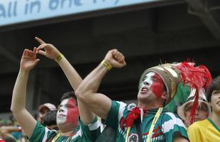 Mexicanos deram um colorido especial s arquibancadas da Arena Pernambuco