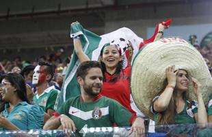 Mexicanos deram um colorido especial s arquibancadas da Arena Pernambuco