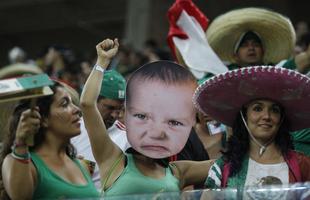 Mexicanos deram um colorido especial s arquibancadas da Arena Pernambuco