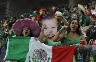 Mexicanos deram um colorido especial s arquibancadas da Arena Pernambuco