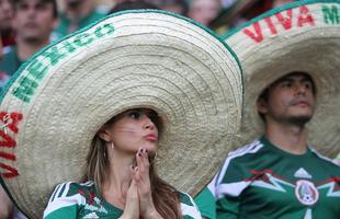 Mexicanos deram um colorido especial s arquibancadas da Arena Pernambuco