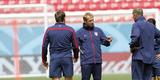 Jurgen Klinsmann comandou o ltimo treino antes da ltima rodada da fase de grupos.