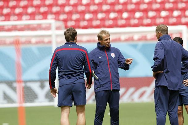 Jurgen Klinsmann comandou o ltimo treino antes da ltima rodada da fase de grupos.