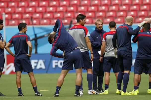 Jurgen Klinsmann comandou o ltimo treino antes da ltima rodada da fase de grupos.