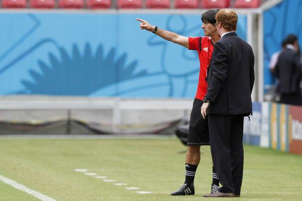 Joachim Low e comandados treinaram na tarde desta quarta-feira no Recife