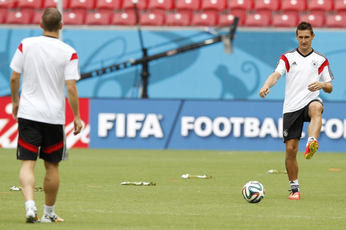 Joachim Low e comandados treinaram na tarde desta quarta-feira no Recife