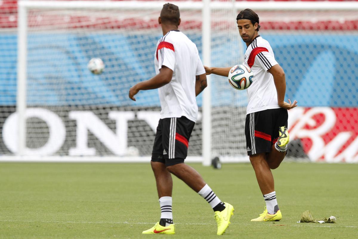 Joachim Low e comandados treinaram na tarde desta quarta-feira no Recife