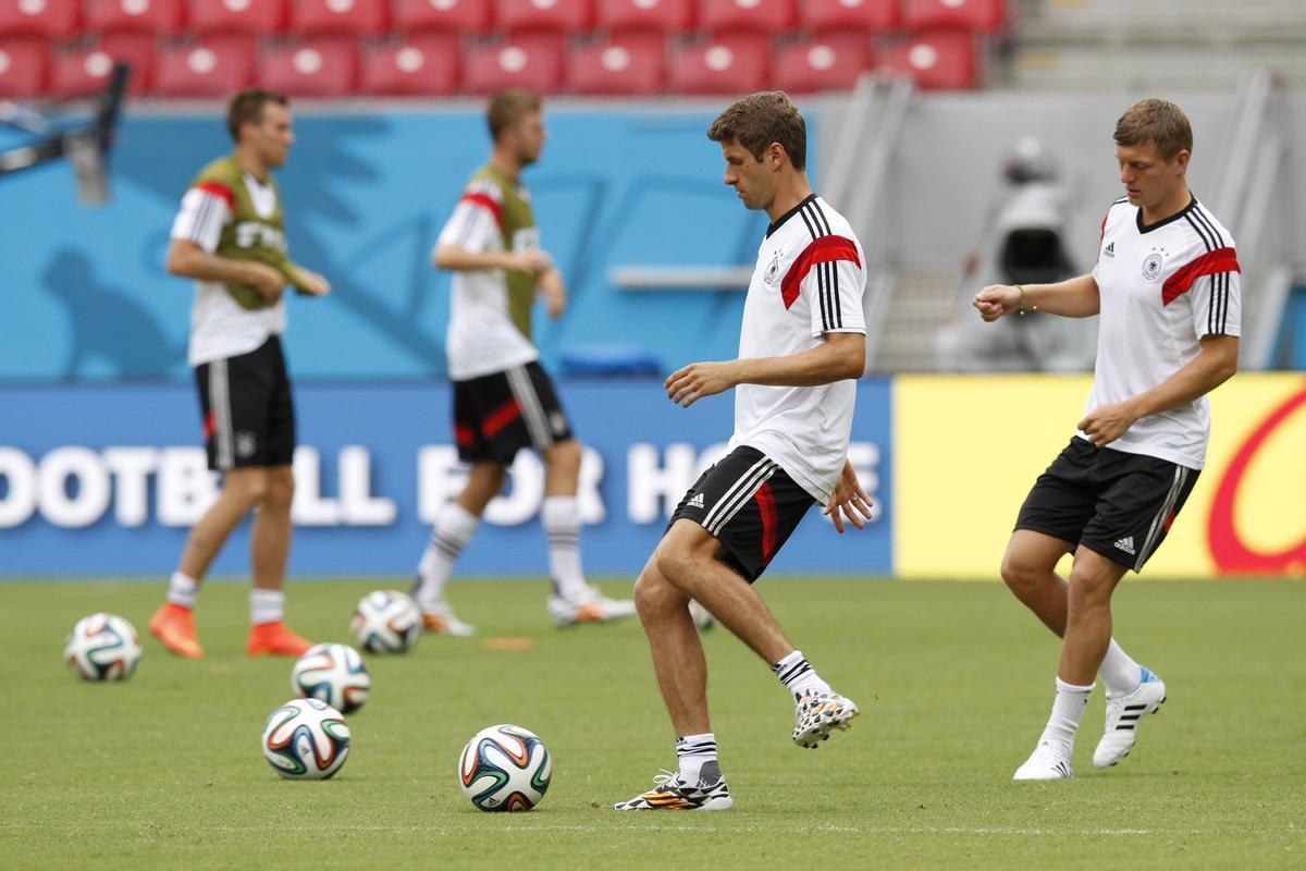 Joachim Low e comandados treinaram na tarde desta quarta-feira no Recife