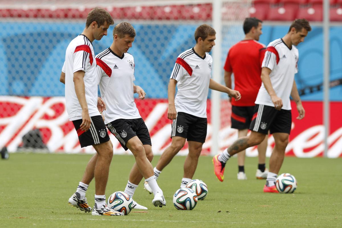 Joachim Low e comandados treinaram na tarde desta quarta-feira no Recife
