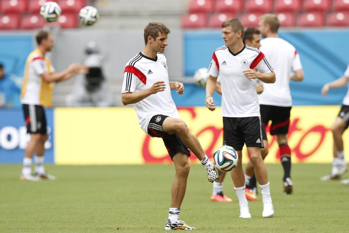Joachim Low e comandados treinaram na tarde desta quarta-feira no Recife