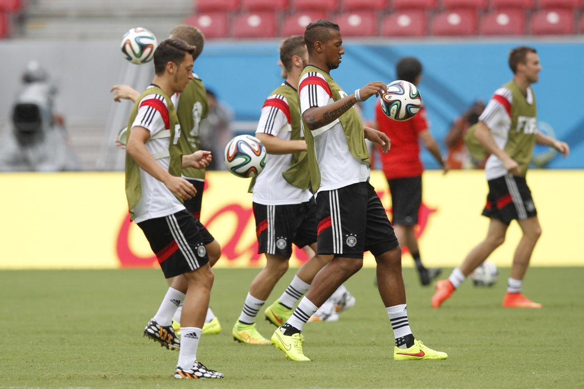 Joachim Low e comandados treinaram na tarde desta quarta-feira no Recife