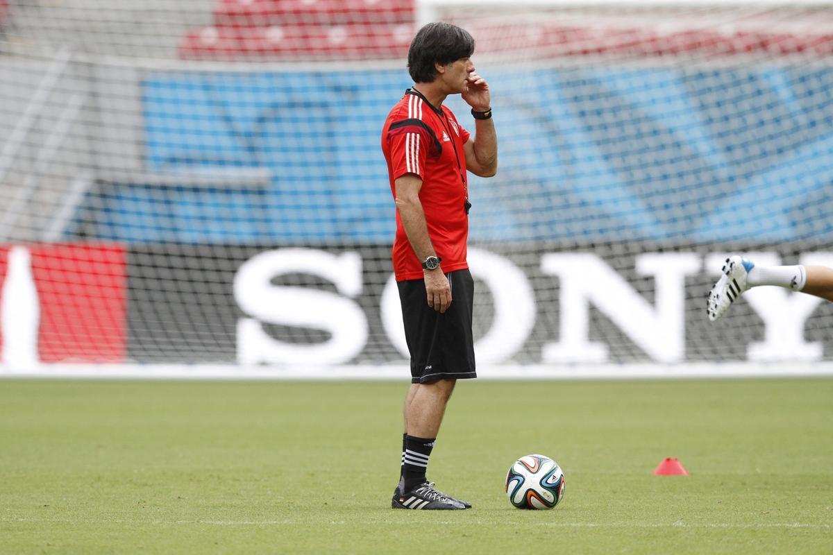 Joachim Low e comandados treinaram na tarde desta quarta-feira no Recife