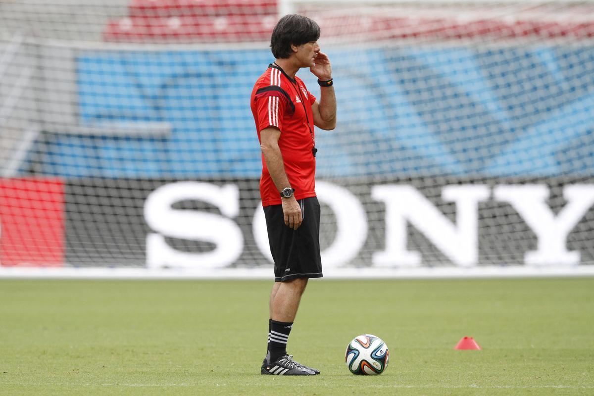 Joachim Low e comandados treinaram na tarde desta quarta-feira no Recife