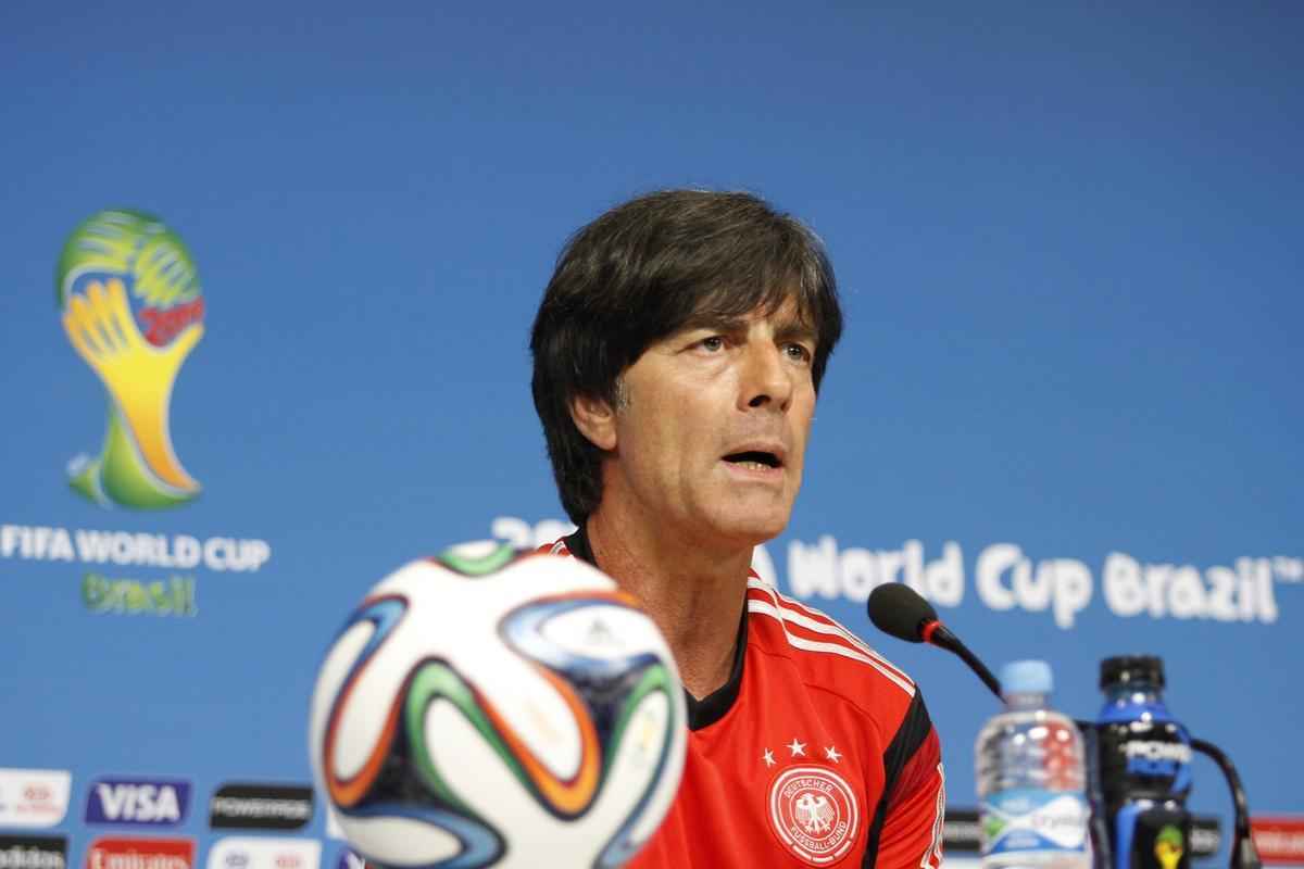 Joachim Low e comandados treinaram na tarde desta quarta-feira no Recife