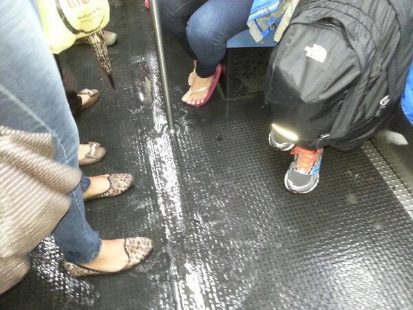 Apesar das fortes chuvas, Fifa mantm programao na Arena PE