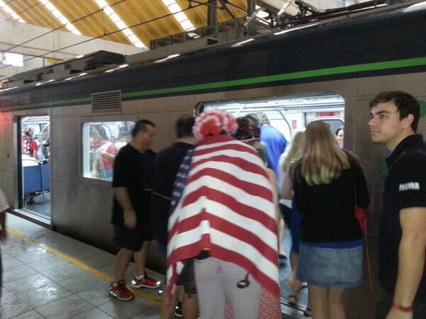 Apesar das fortes chuvas, Fifa mantm programao na Arena PE