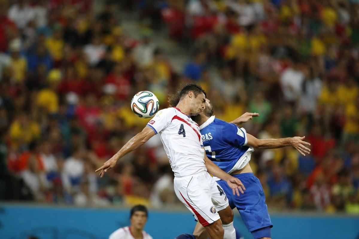 Seleção sul-americana bateu a Grécia nos pênaltis após empate em 1 a 1 no último jogo da Arena Pernambuco no Mundial