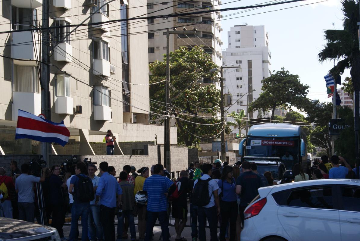Ticos aproveitaram o dia de folga e deixaram a capital pernambucana nesta segunda-feira.