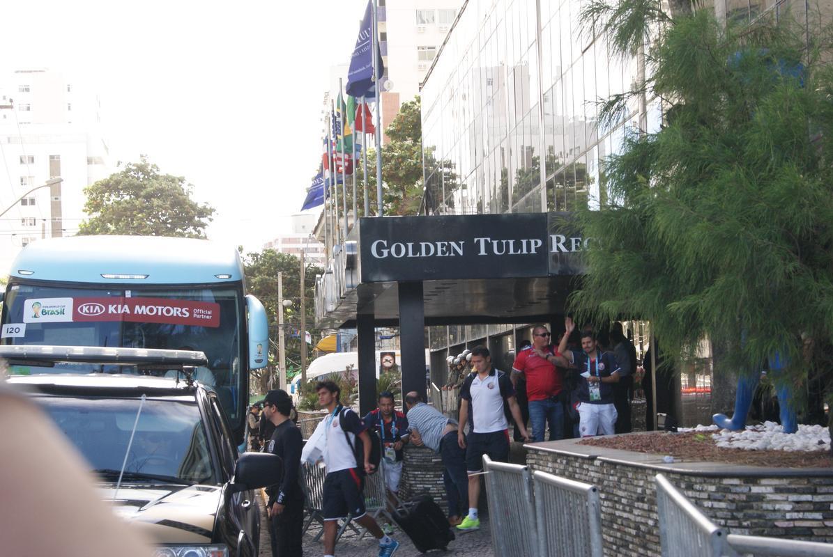 Ticos aproveitaram o dia de folga e deixaram a capital pernambucana nesta segunda-feira.