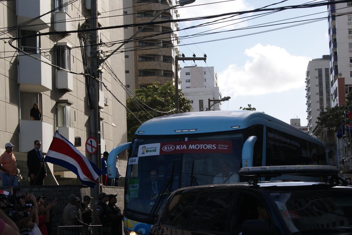 Ticos aproveitaram o dia de folga e deixaram a capital pernambucana nesta segunda-feira.