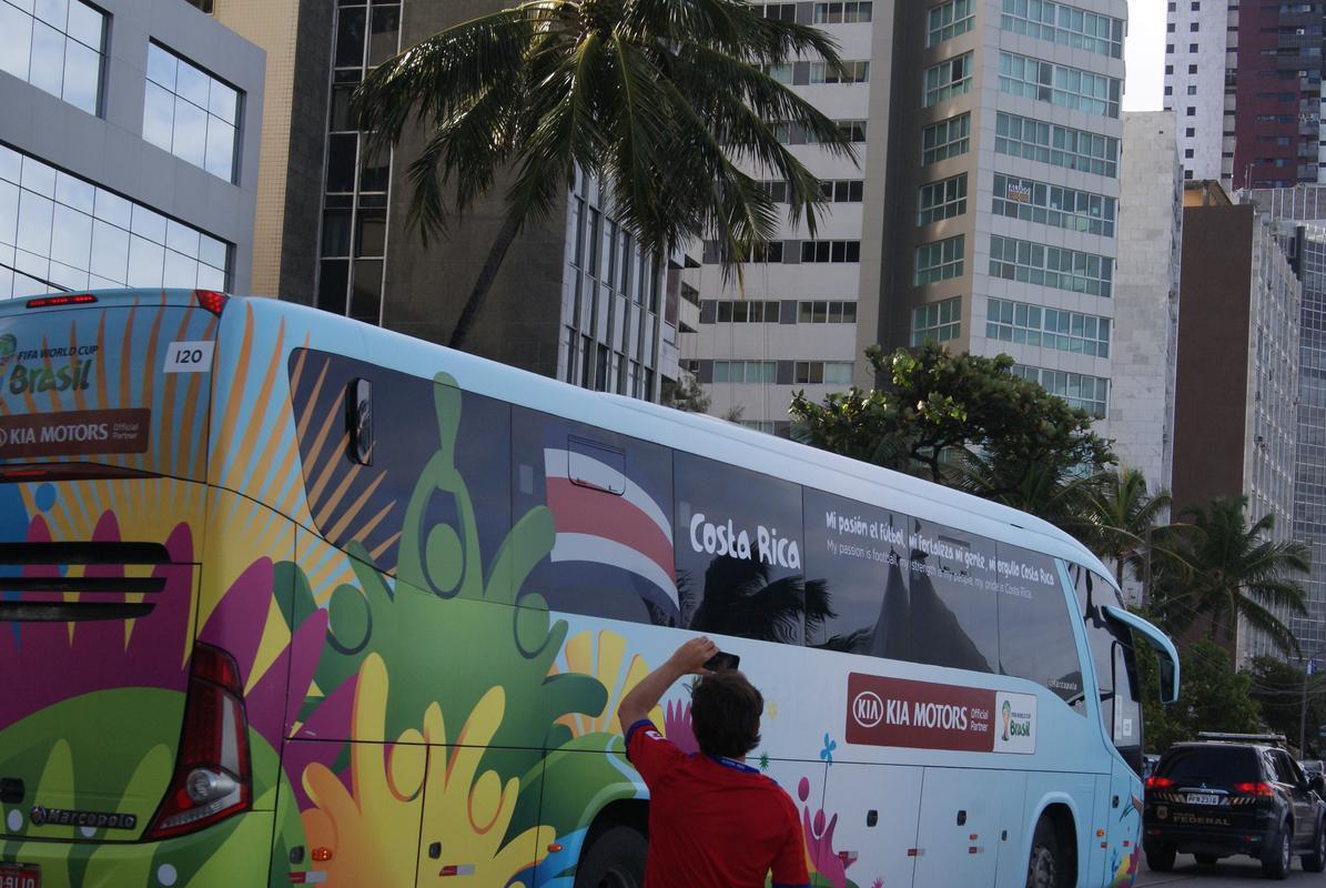 Ticos aproveitaram o dia de folga e deixaram a capital pernambucana nesta segunda-feira.