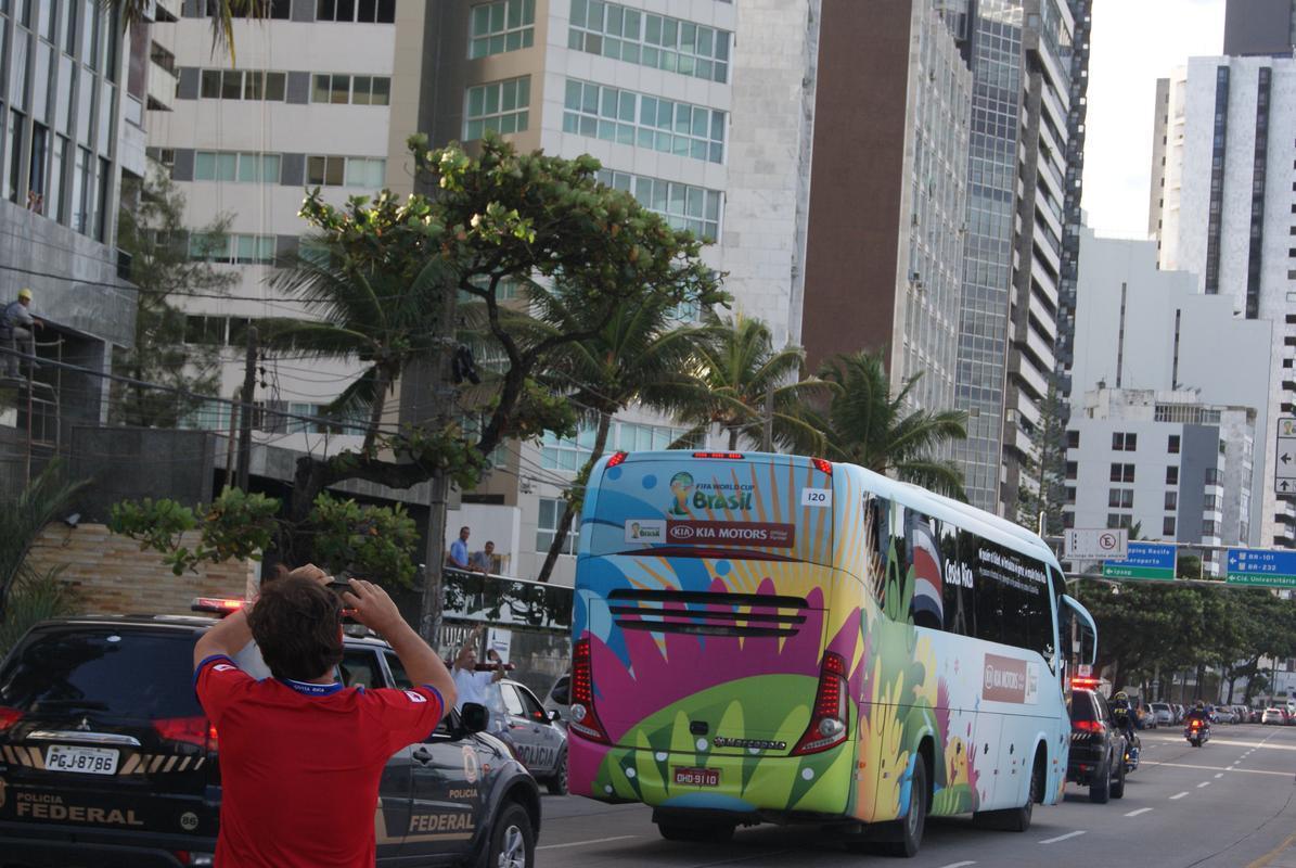 Ticos aproveitaram o dia de folga e deixaram a capital pernambucana nesta segunda-feira.