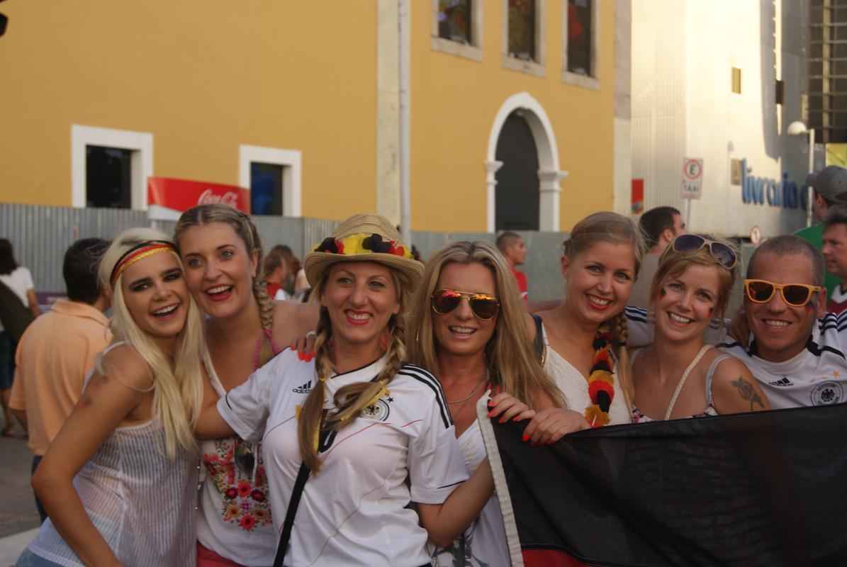 Alemes foram a grande maioria na Fan Fest do Cais da Alfndega