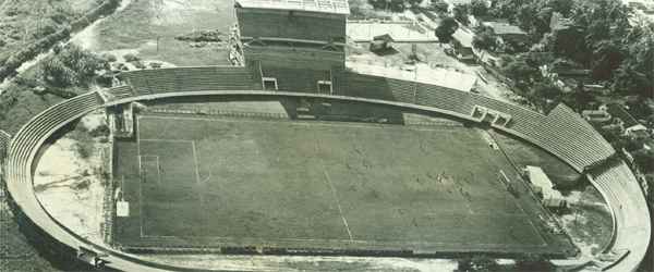 Estádio do Arruda na década de 1970 ainda estava em fase de construção (Arquivo/DP/D.A Press)