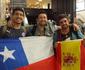 Mochileiros chilenos e espanhis iniciam amizade na Fan Fest de So Paulo