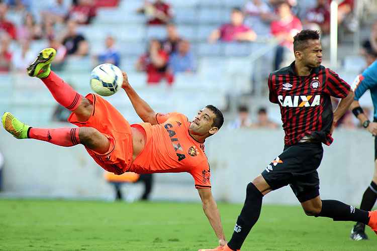 Fez história! Diego Souza marca o gol mais rápido da história da