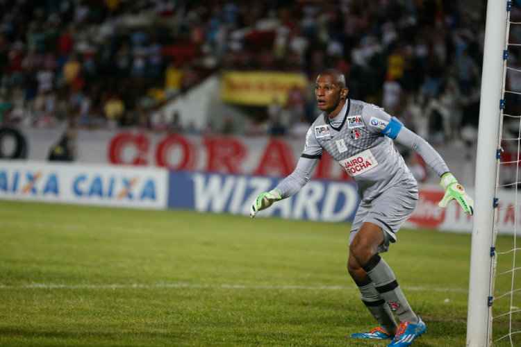 De volta! O paredão Tiago Cardoso acerta seu retorno ao clube, Santa Cruz  Futebol Clube - Recife PE