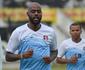 Grafite treina entre os titulares da equipe do Santa Cruz no lugar de Luisinho e faz um gol 