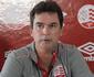 Diretor executivo do N�utico, Alexandre Faria explica o que falta para Esquerdinha assinar