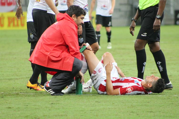 L�o Lemos/N�utico