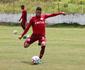 Meia Rafinha espera regulariza��o para estrear como titular contra Oeste na Arena Barueri 