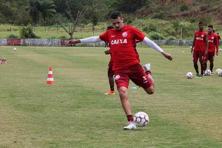 L�o Lemos/N�utico