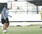Roberto Fernandes testa time do Santa Cruz com trs mudanas para jogo com ABC