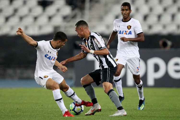 Fortaleza empata com Botafogo e soma nove jogos seguidos sem vencer