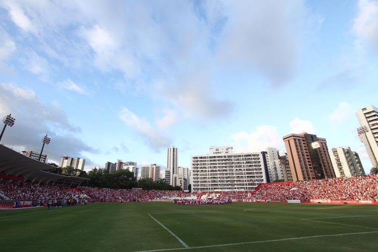 Resultado de imagem para Com mais de R$ 1,5 milhÃ£o, renda de NÃ¡utico x Newell's Old Boys Ã© a maior de Pernambuco