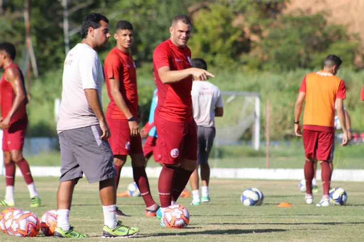 <i>(Foto: L�o Lemos/N�utico)</i>