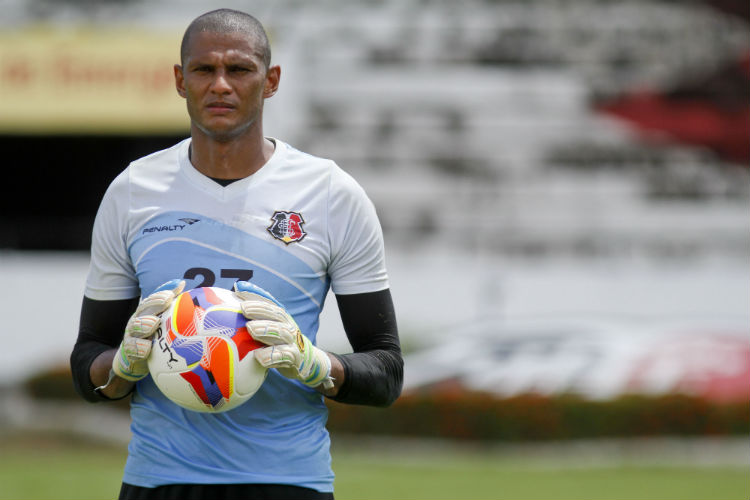 De volta! O paredão Tiago Cardoso acerta seu retorno ao clube, Santa Cruz  Futebol Clube - Recife PE